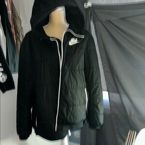 🎊🎊Nike Black Hooded Puffer Jacket